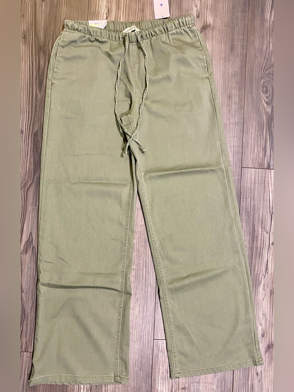 American Eagle Outfitters Women’s Olive Green Cargo Pants